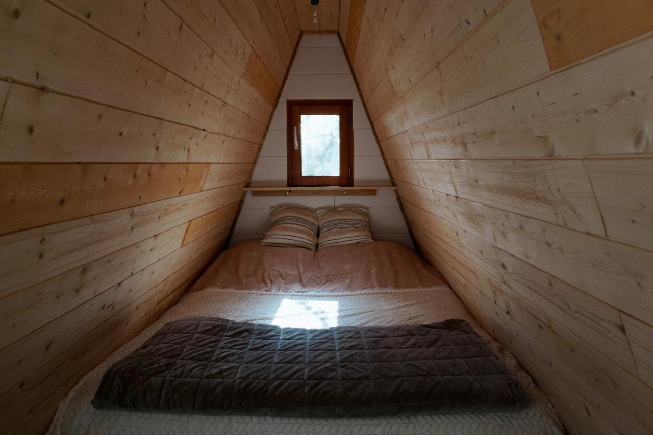 Le Chalet Tipi Avec Jacuzzi Et Jardin Труа Экстерьер фото