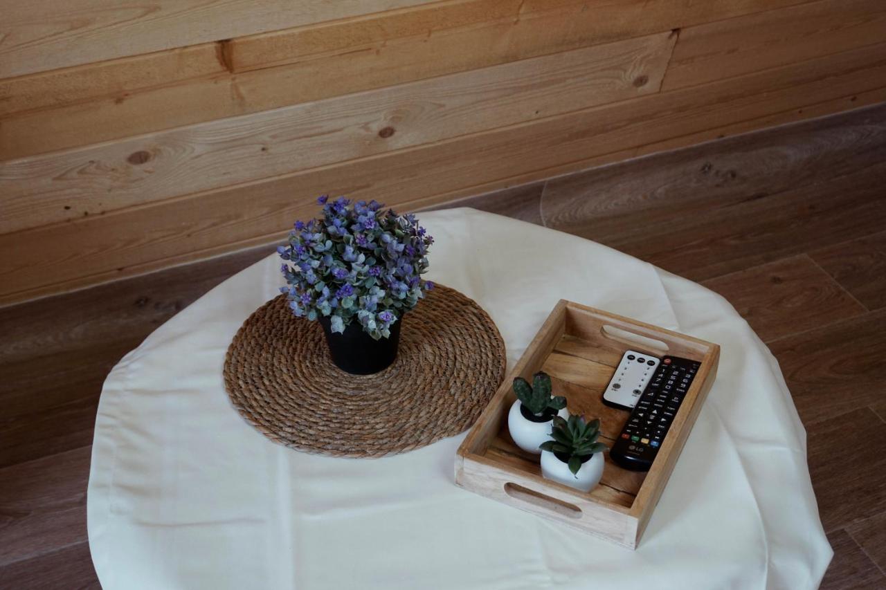 Le Chalet Tipi Avec Jacuzzi Et Jardin Труа Экстерьер фото